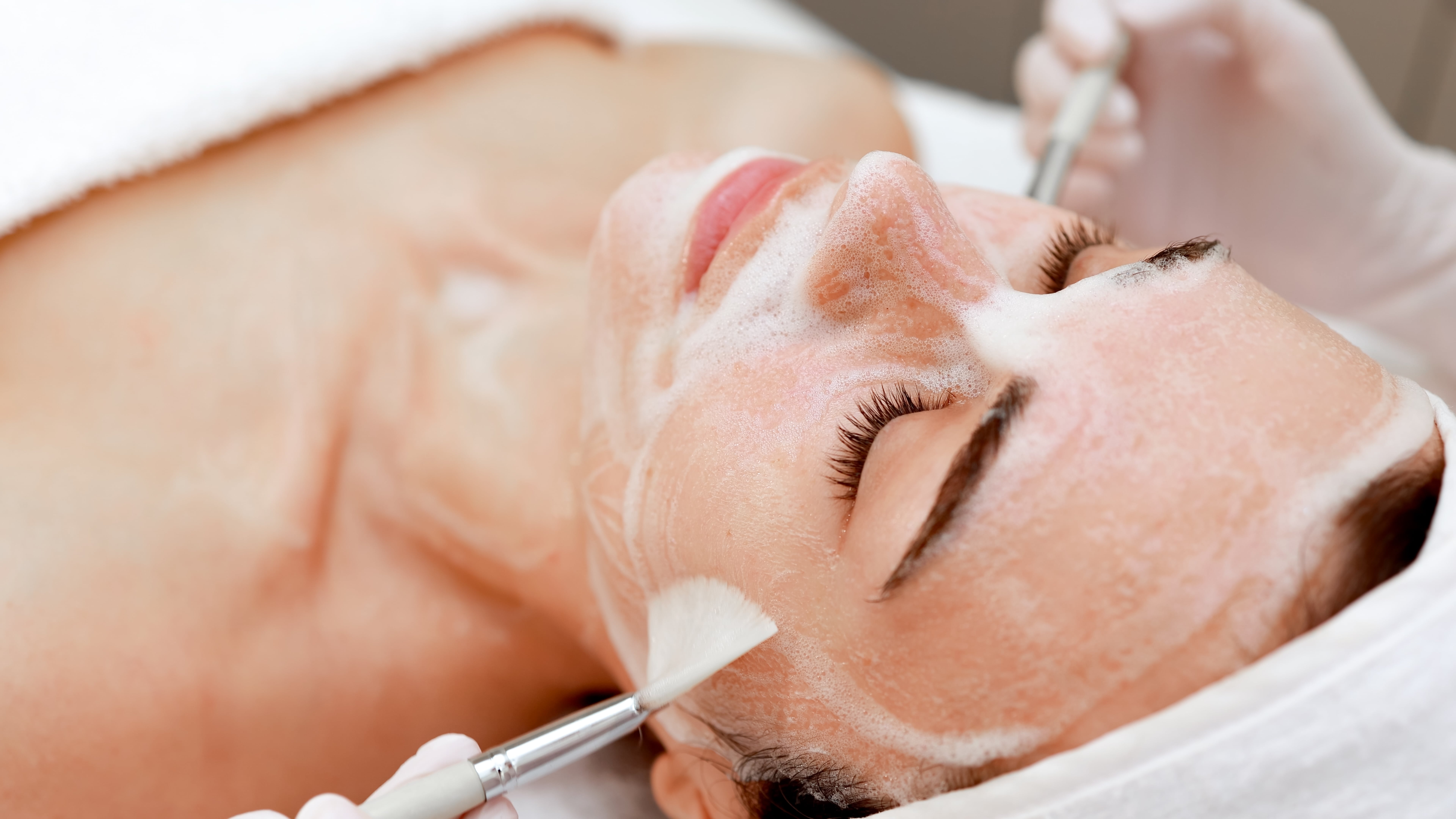 Hormonal Acne Treatment At Aesthetic Beauty By Lorraine